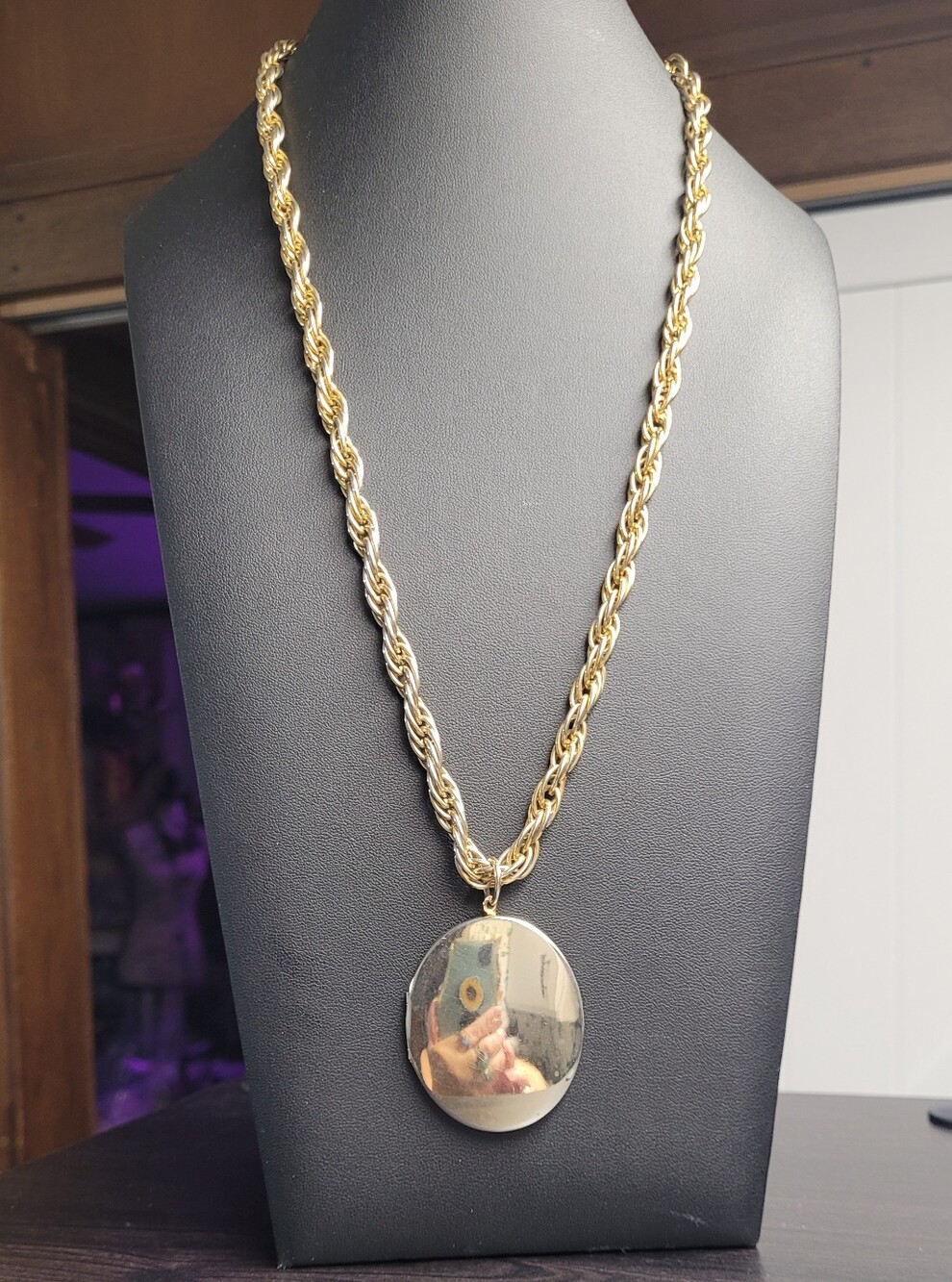 Hand Crafted Gold-tone Oval Locket Pendant Necklace